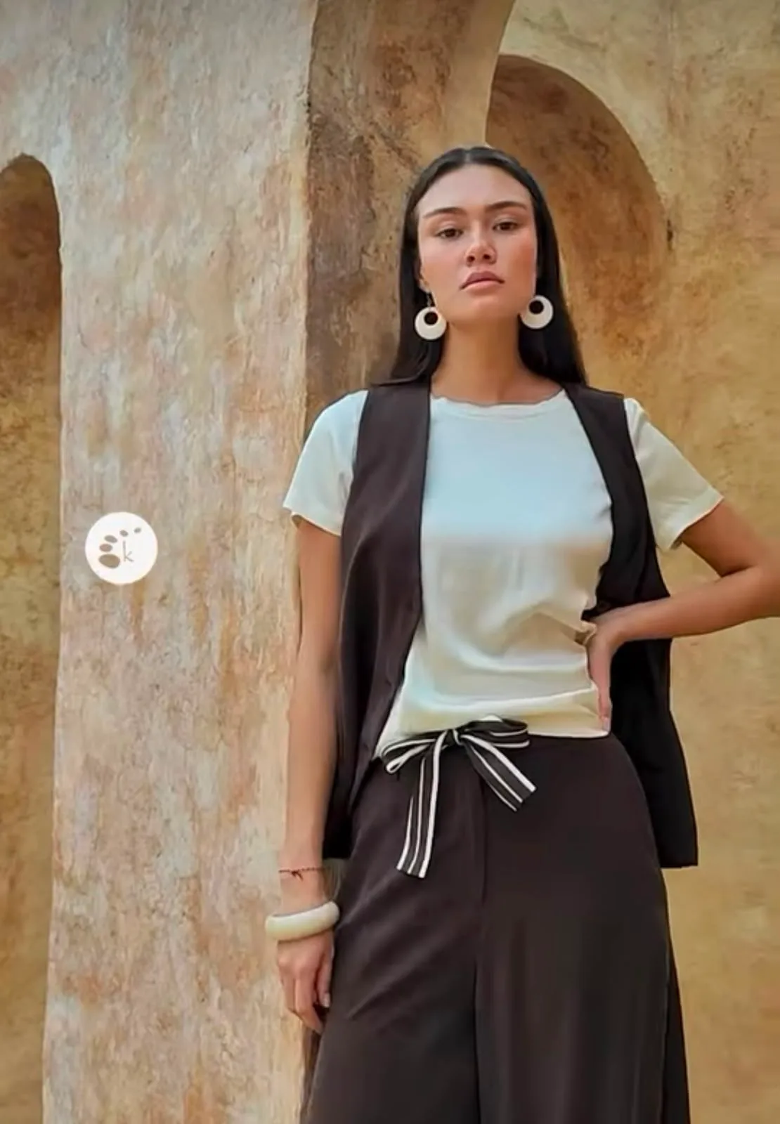 Abbigliamento e accessori moda donna · Karakorum, Container Concept Store