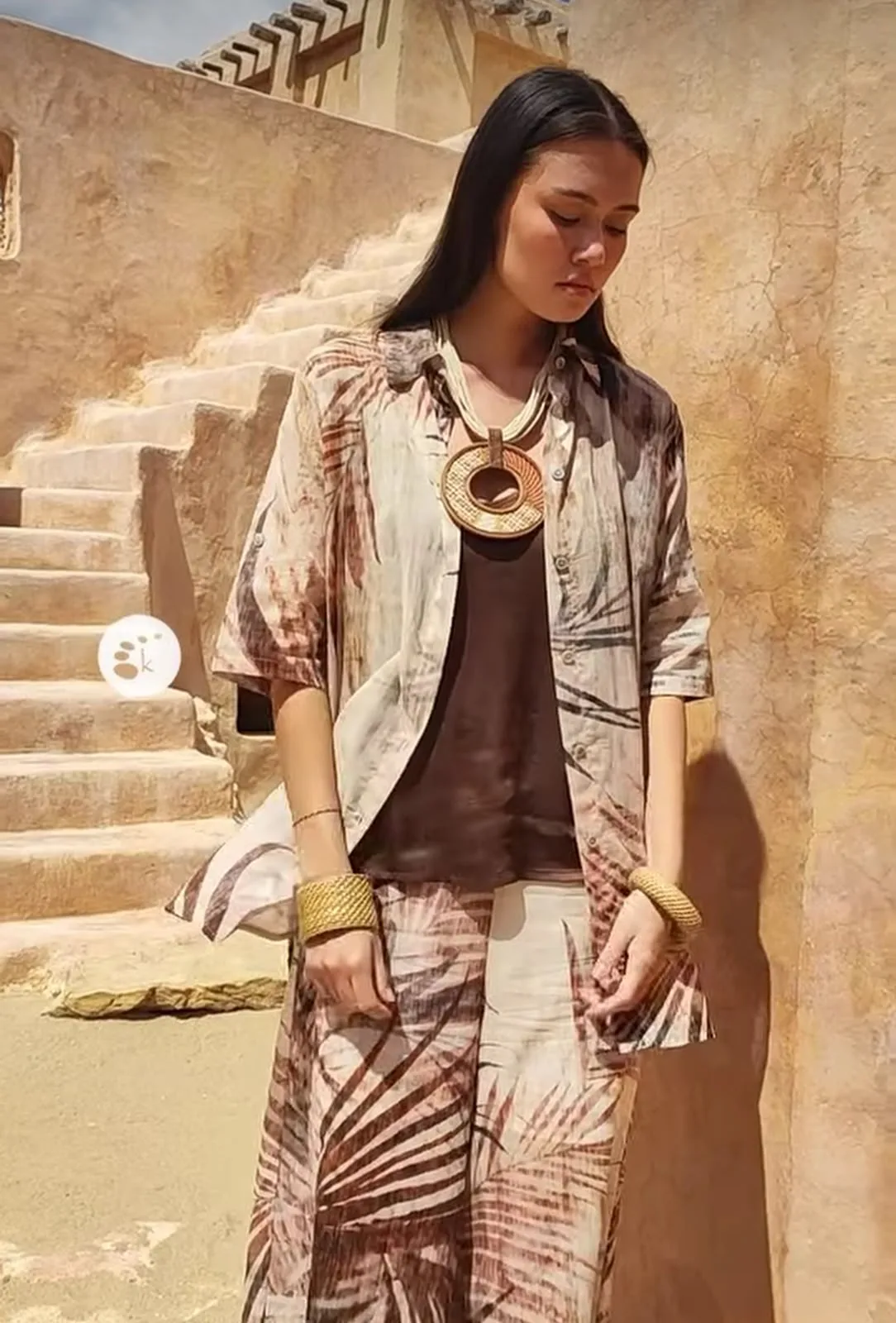 Abbigliamento e accessori moda donna · Karakorum, Container Concept Store