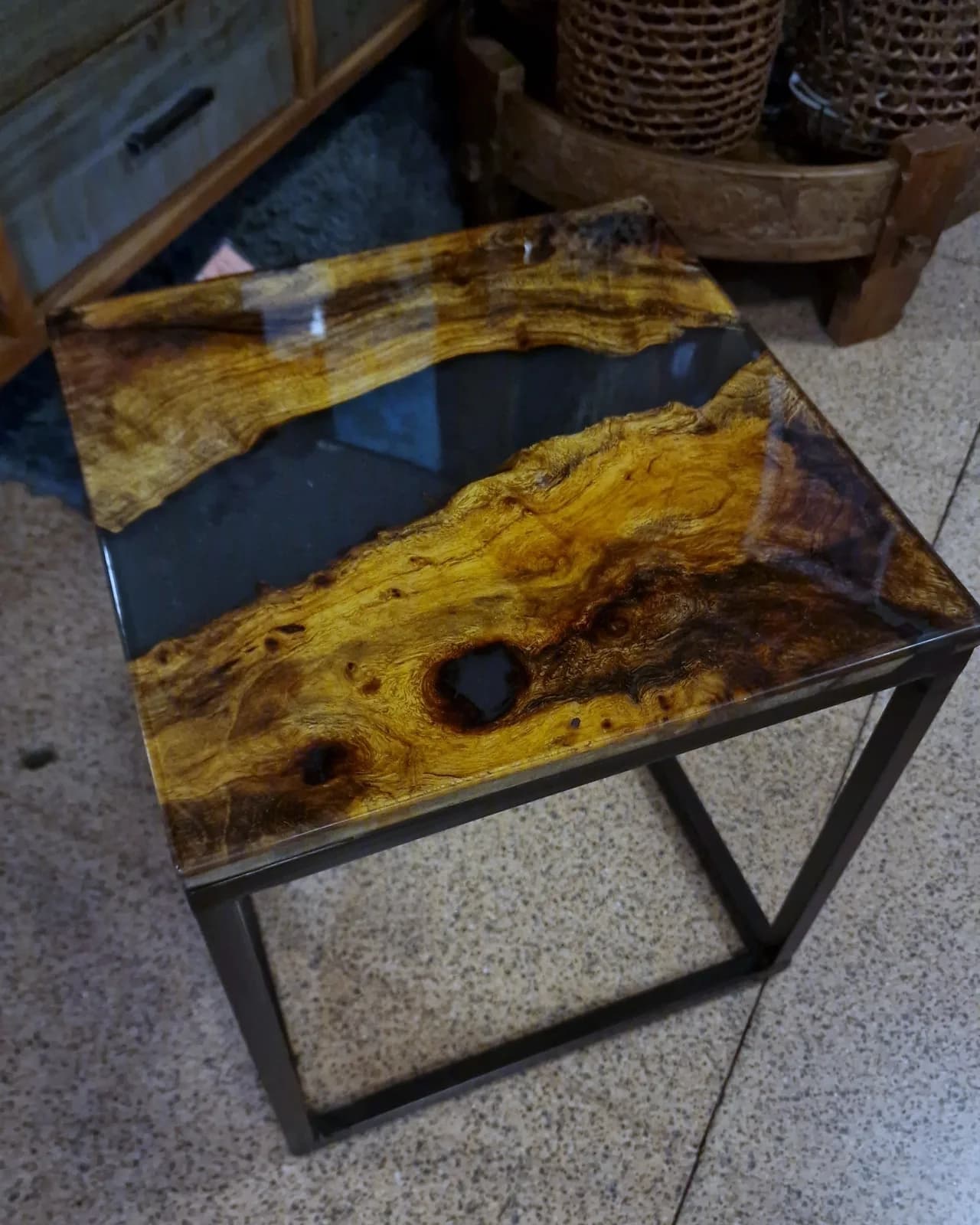 Arredo e complementi d'arredo orientali · Mobili, Container Concept Store