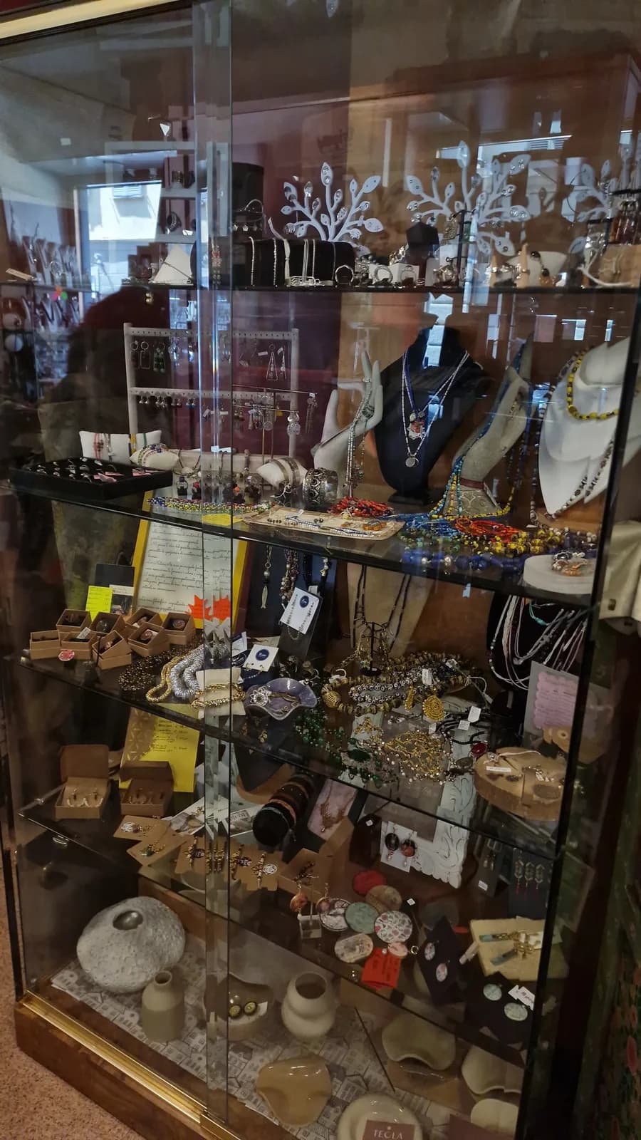 Gioielli e bigiotteria, Container Concept Store